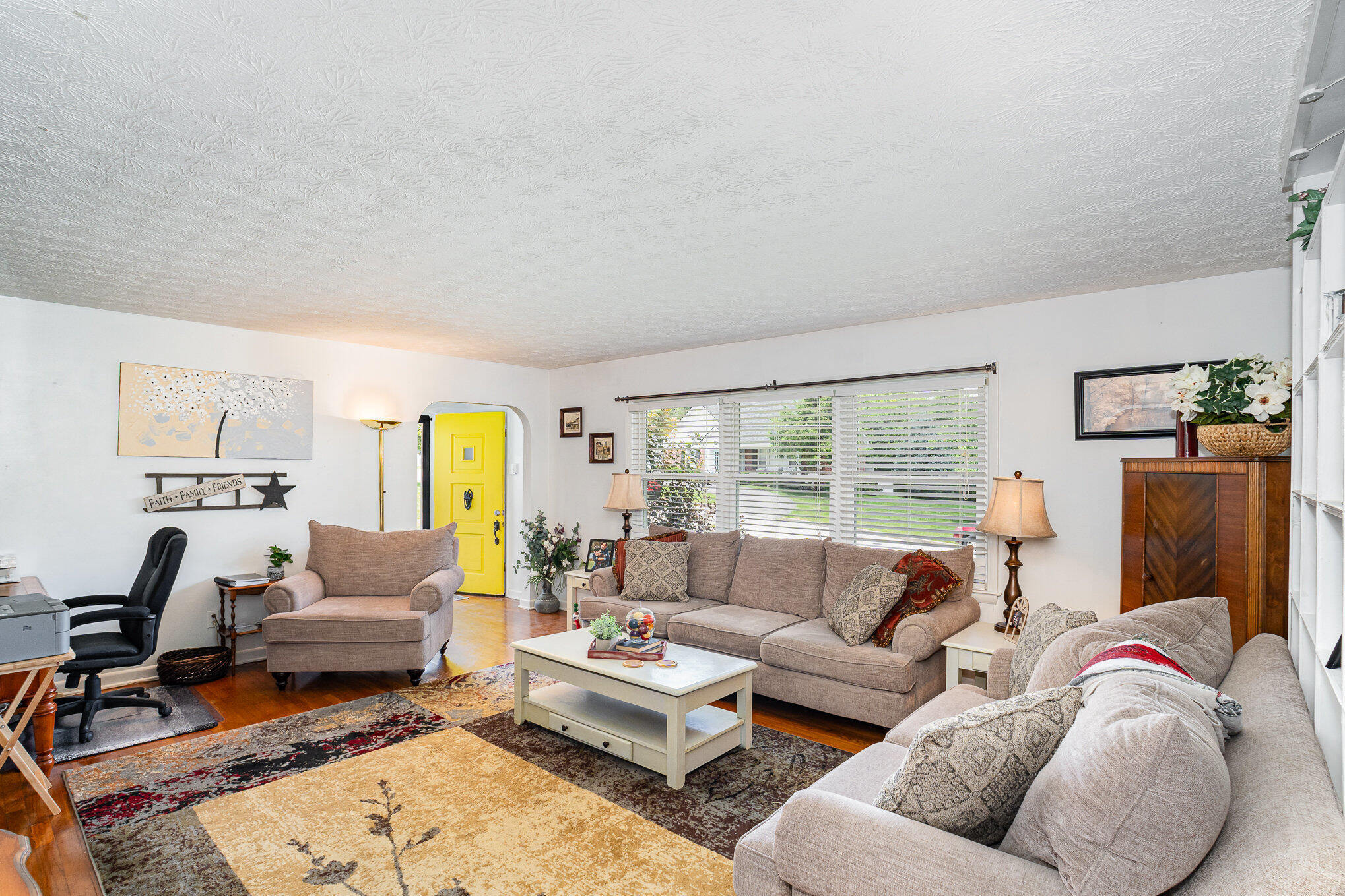 205 Pin Oak Drive