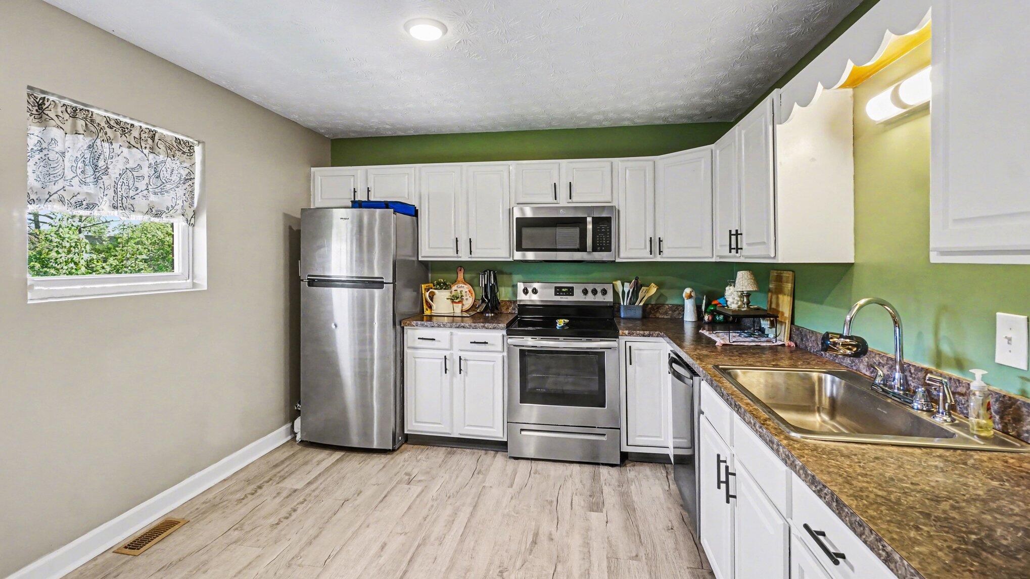 825 Wheatcroft Court