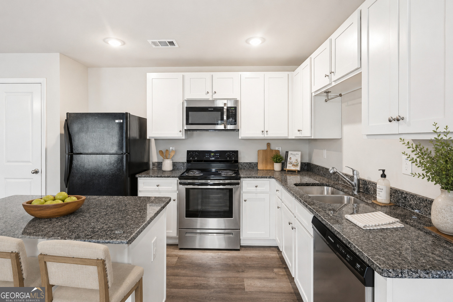 121 W Lexington Avenue