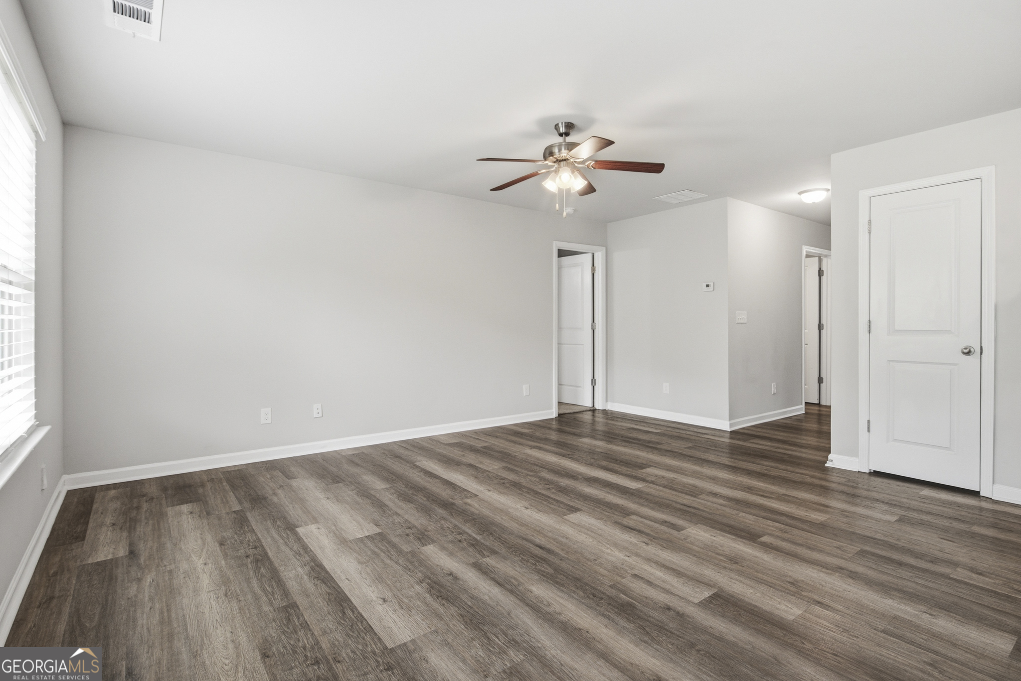 121 W Lexington Avenue
