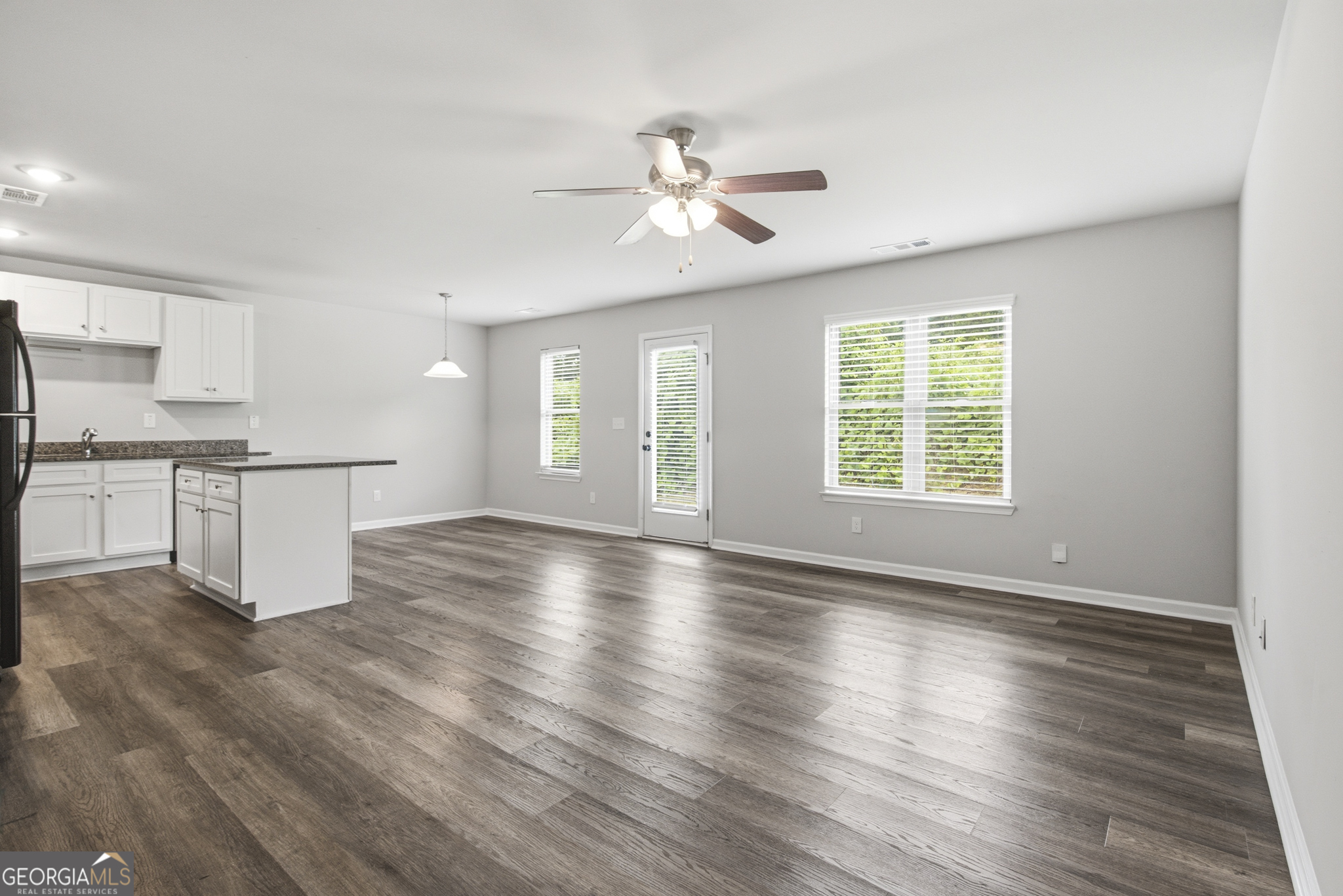 121 W Lexington Avenue