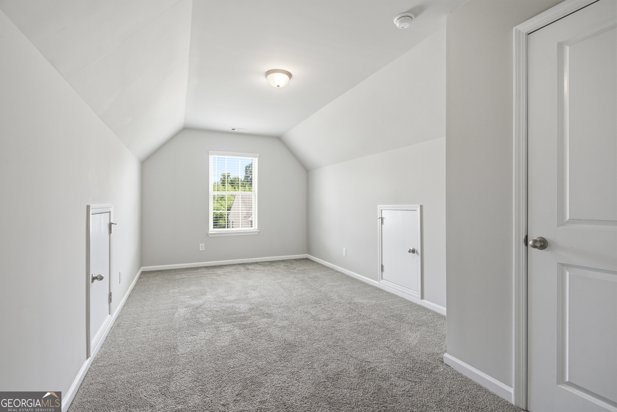 121 W Lexington Avenue