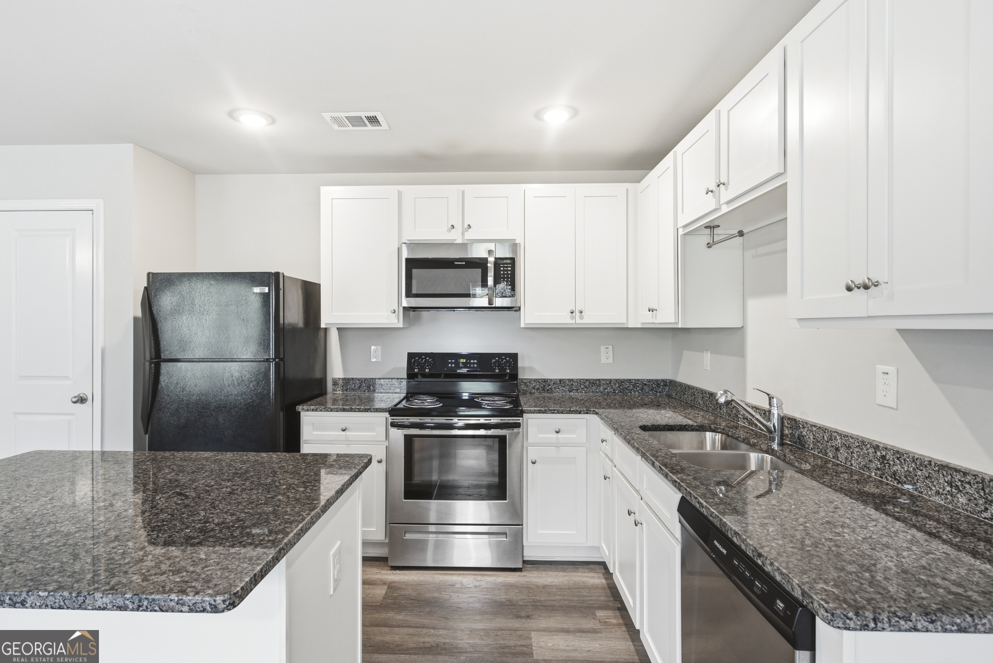 121 W Lexington Avenue