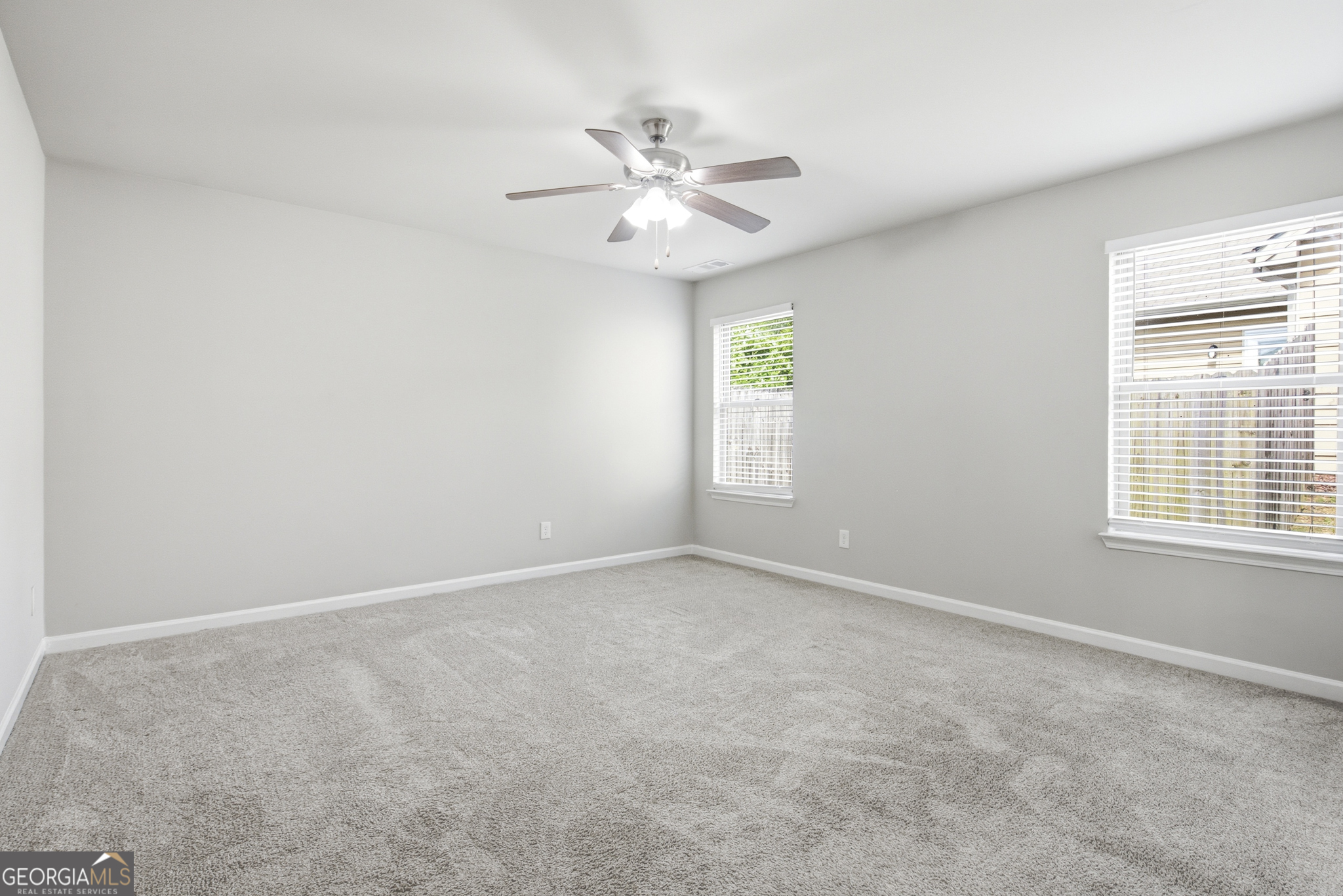 121 W Lexington Avenue