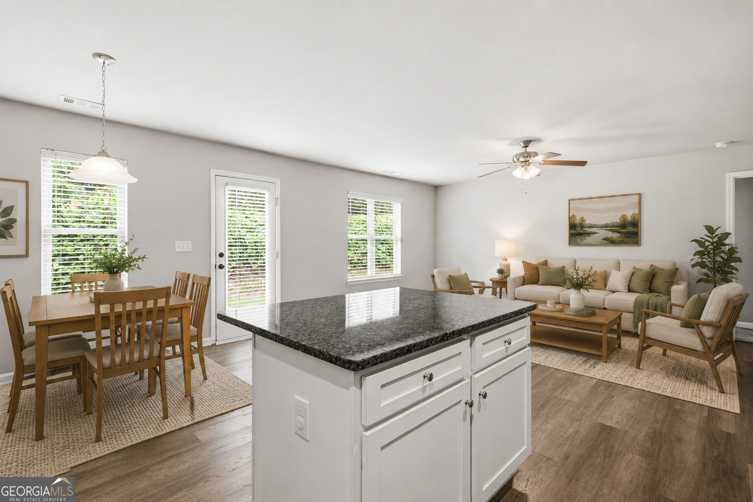 121 W Lexington Avenue