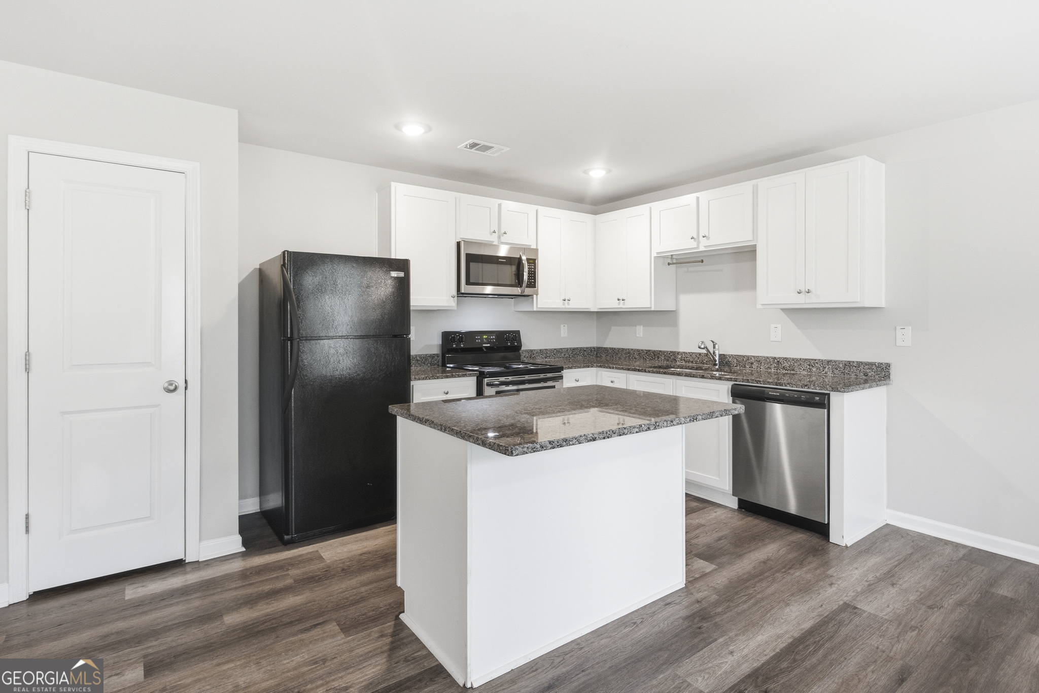 121 W Lexington Avenue