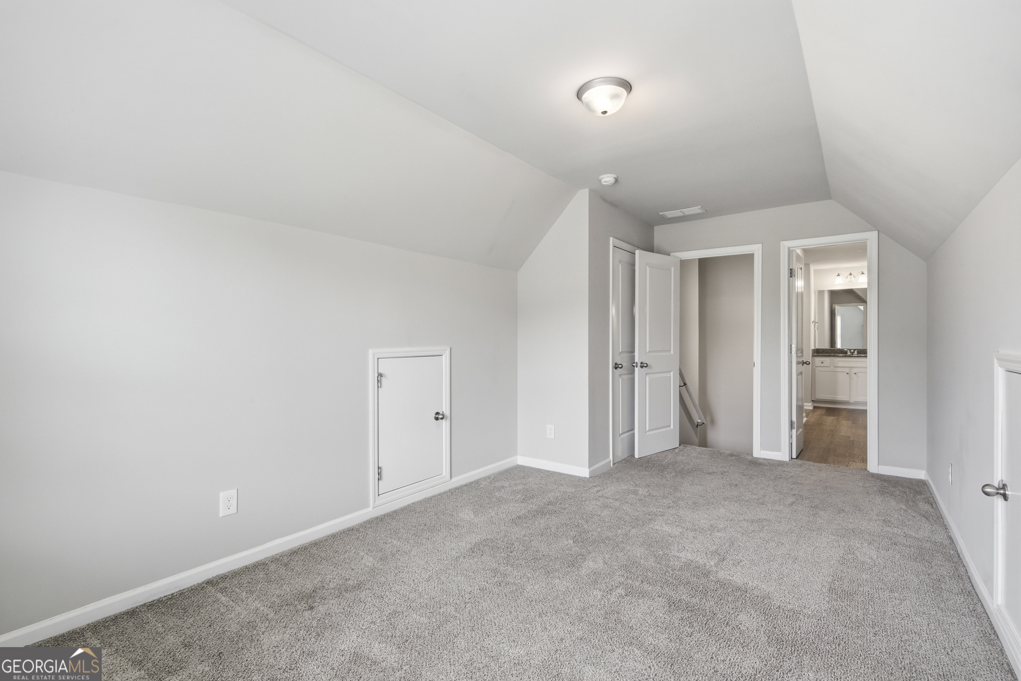 121 W Lexington Avenue