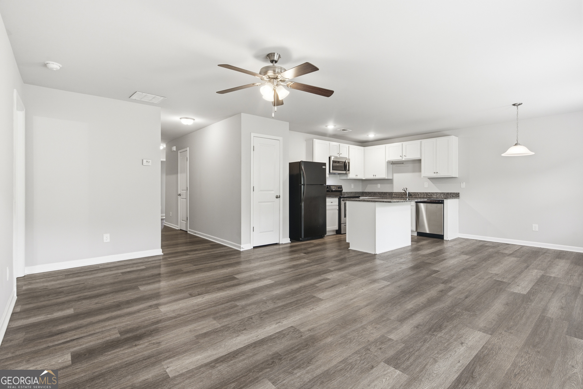 121 W Lexington Avenue