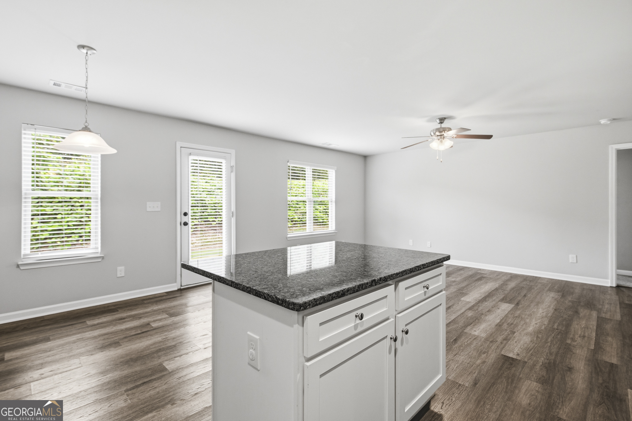 121 W Lexington Avenue