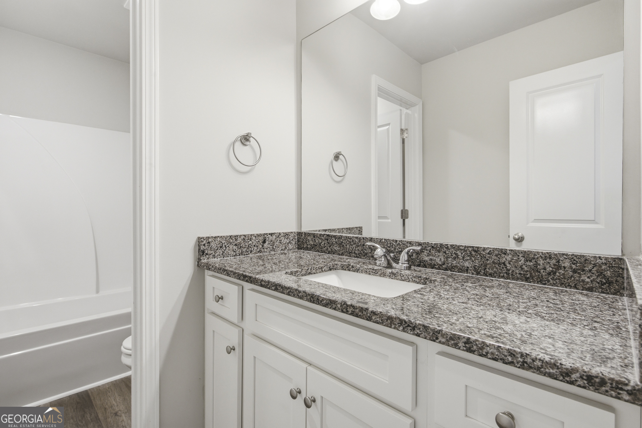 121 W Lexington Avenue