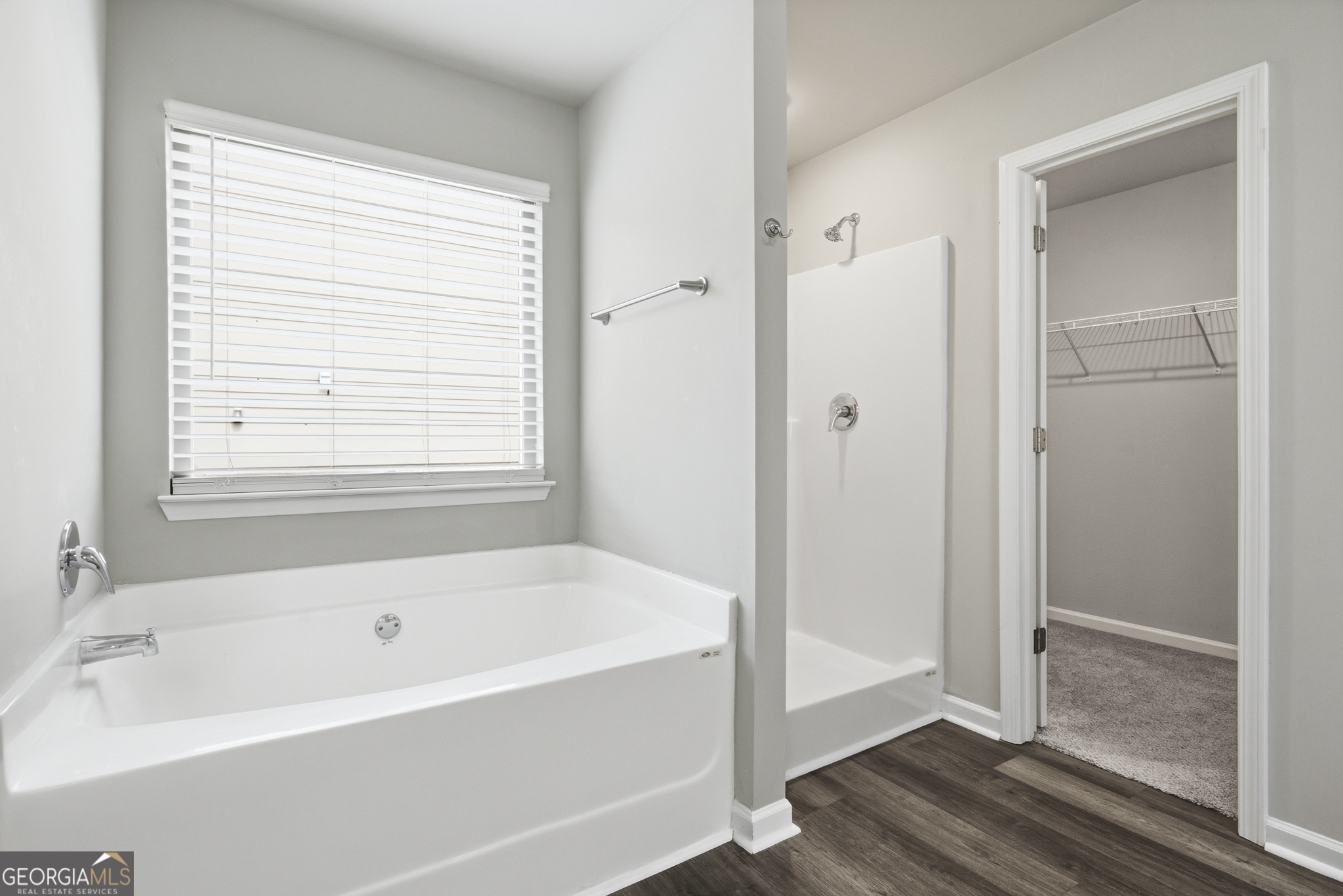 121 W Lexington Avenue