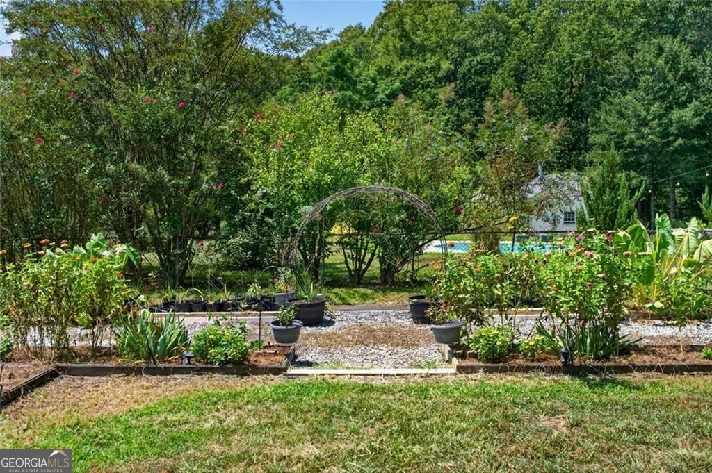 961 Birdie Road
