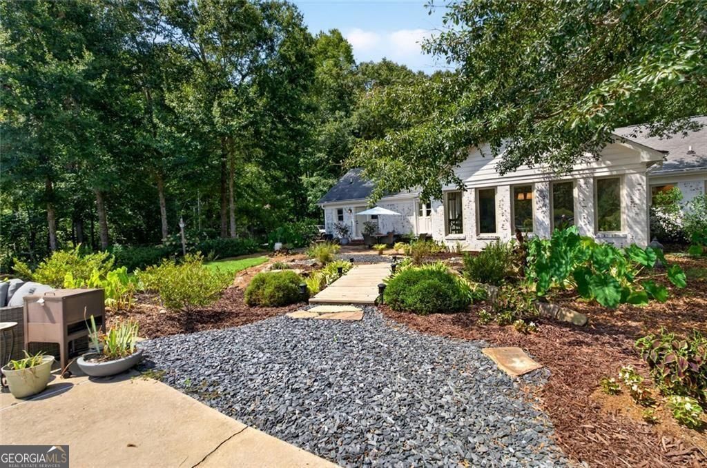 961 Birdie Road