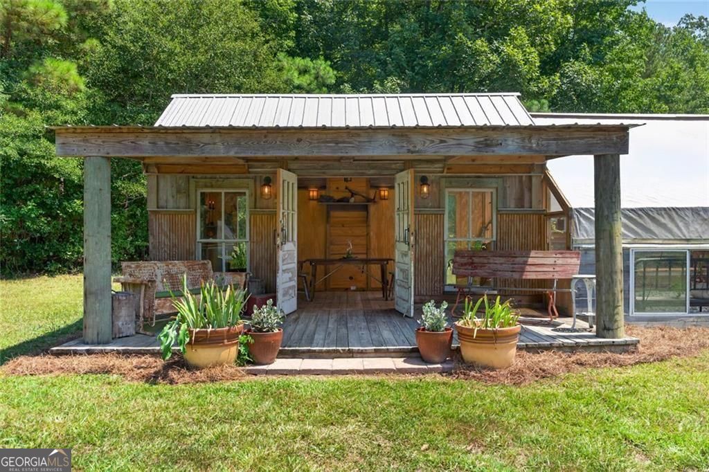 961 Birdie Road