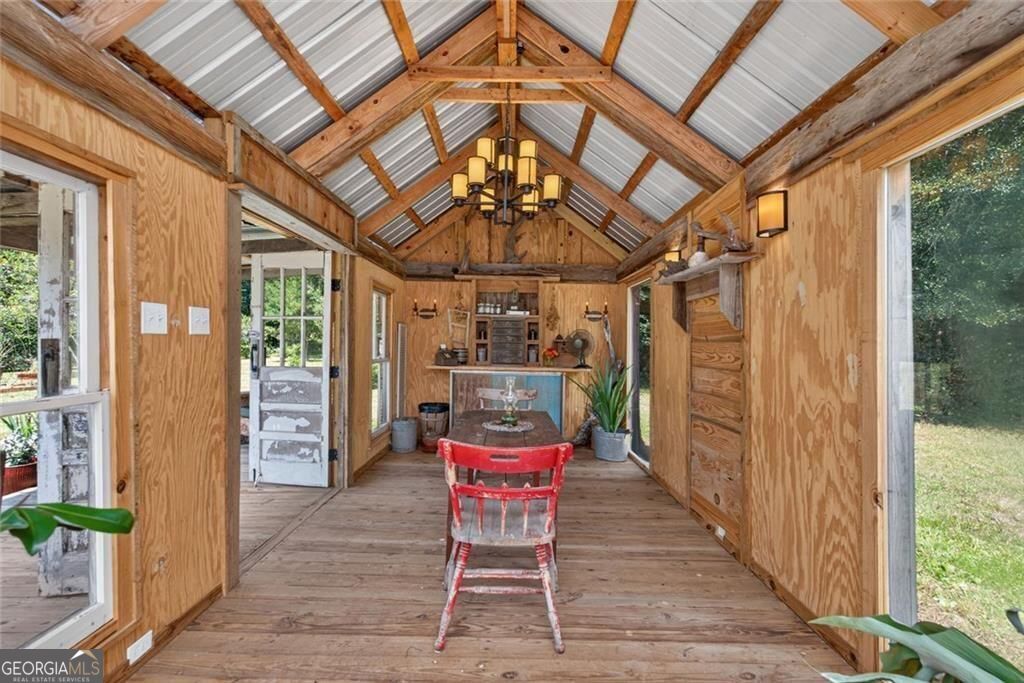 961 Birdie Road