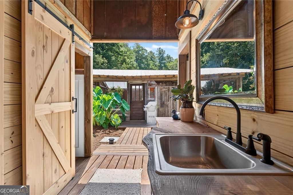 961 Birdie Road