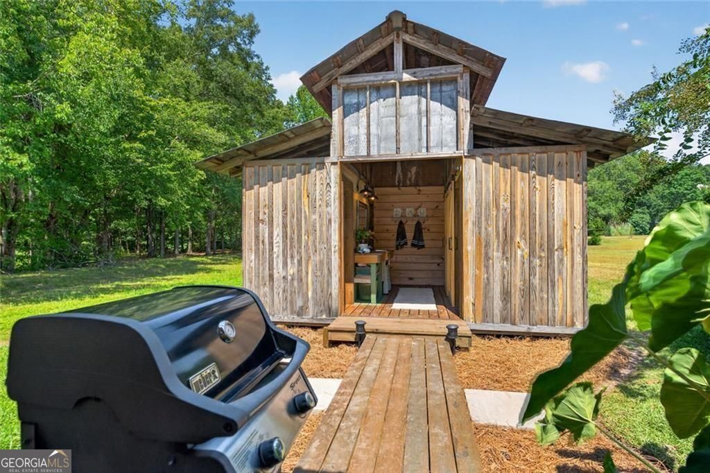 961 Birdie Road