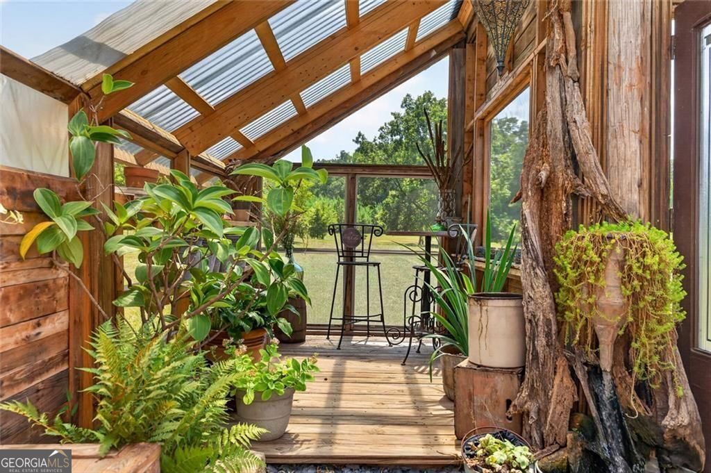 961 Birdie Road