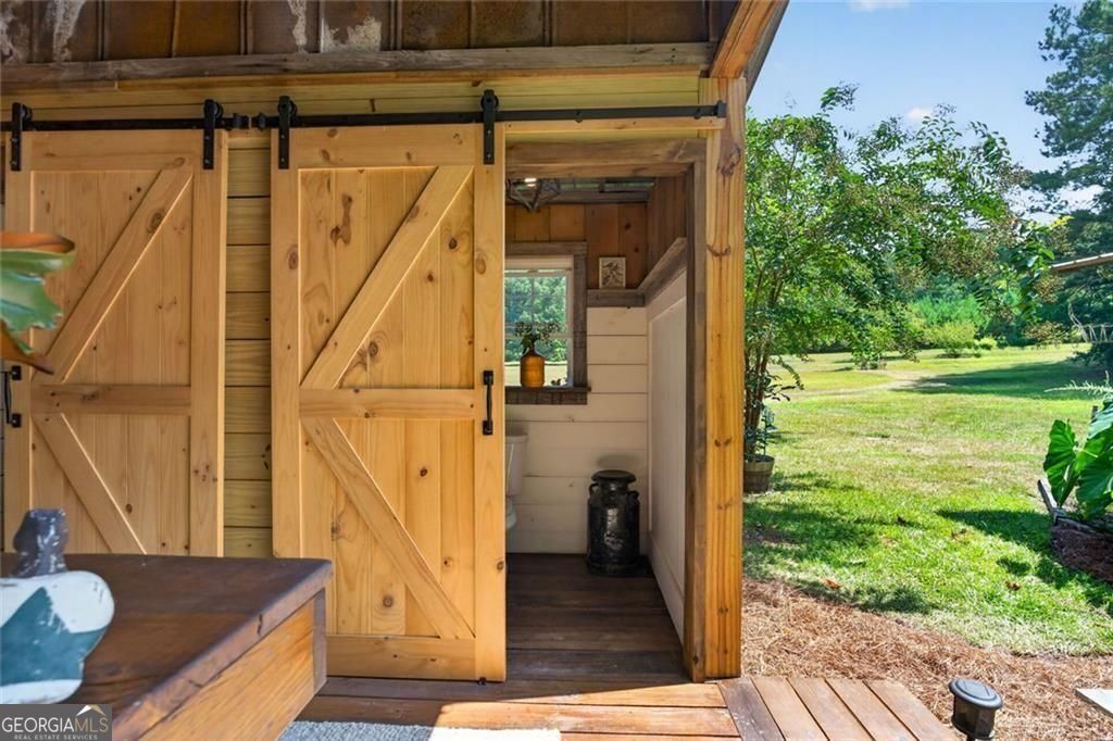 961 Birdie Road