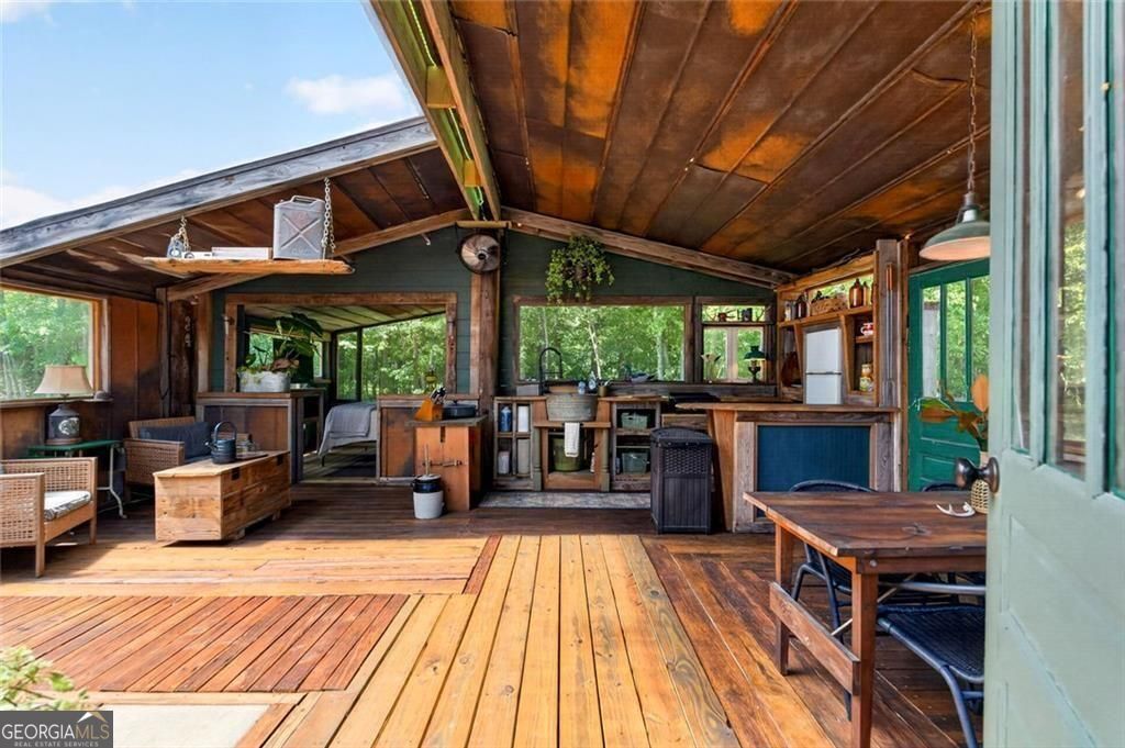 961 Birdie Road