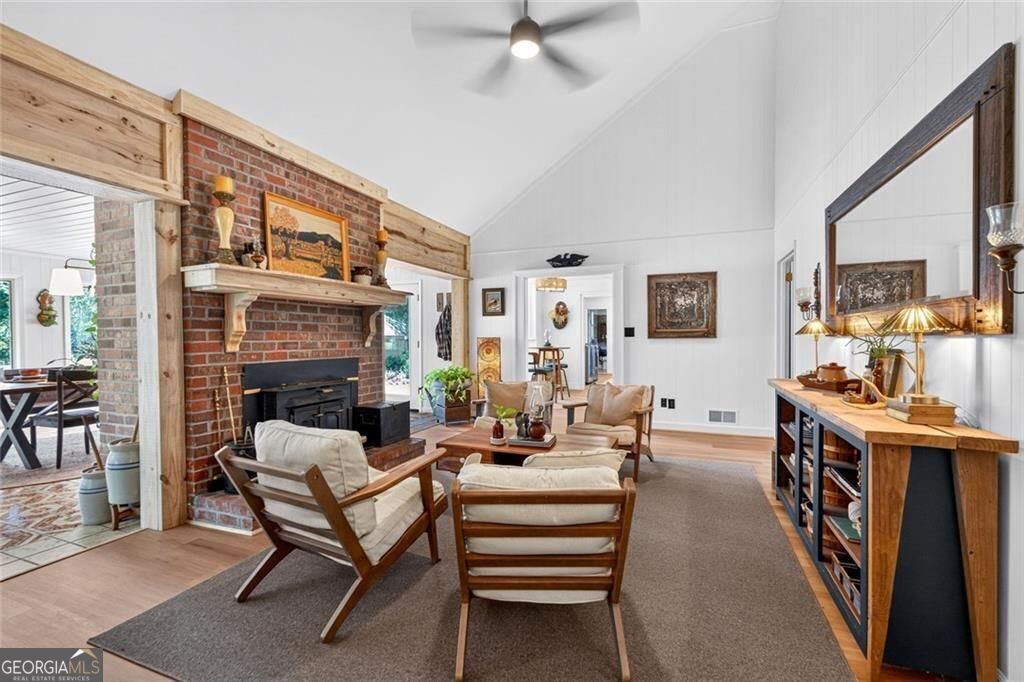 961 Birdie Road