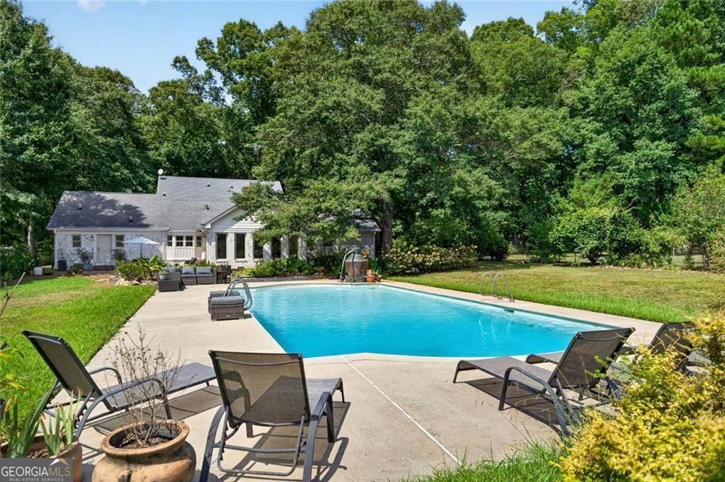 961 Birdie Road