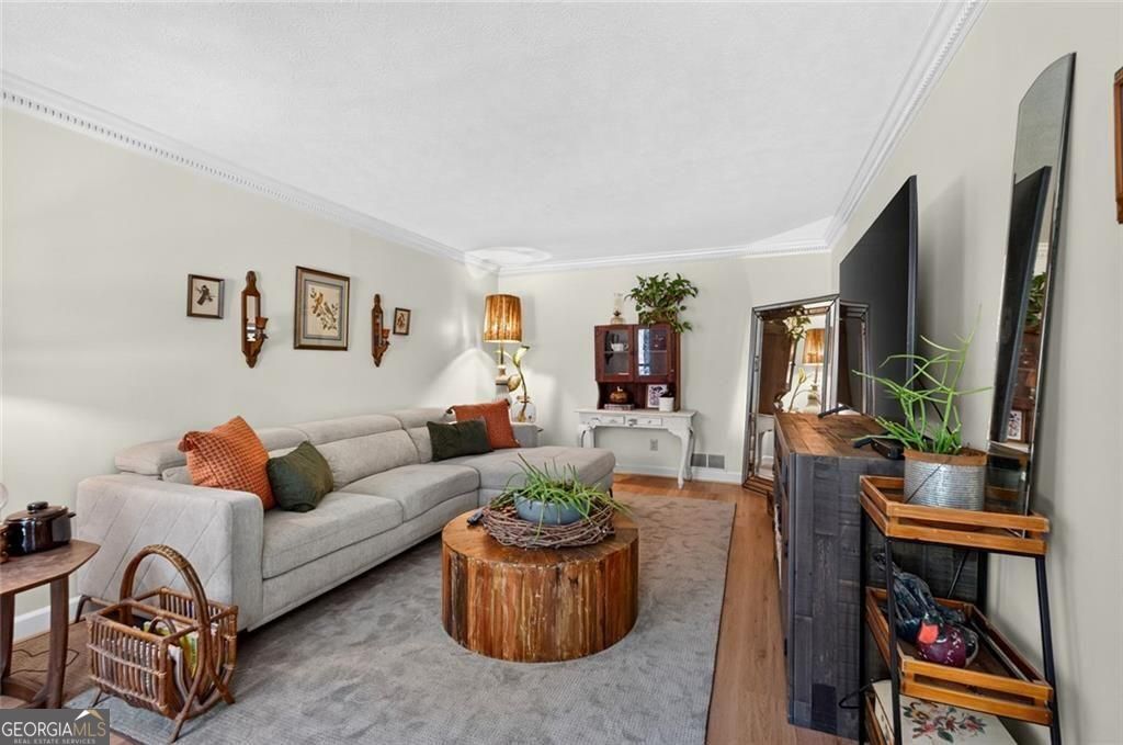 961 Birdie Road