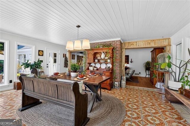 961 Birdie Road