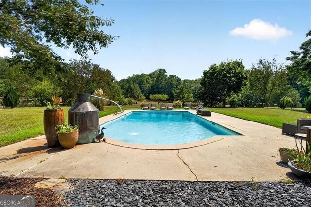 961 Birdie Road