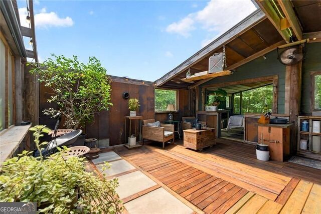 961 Birdie Road