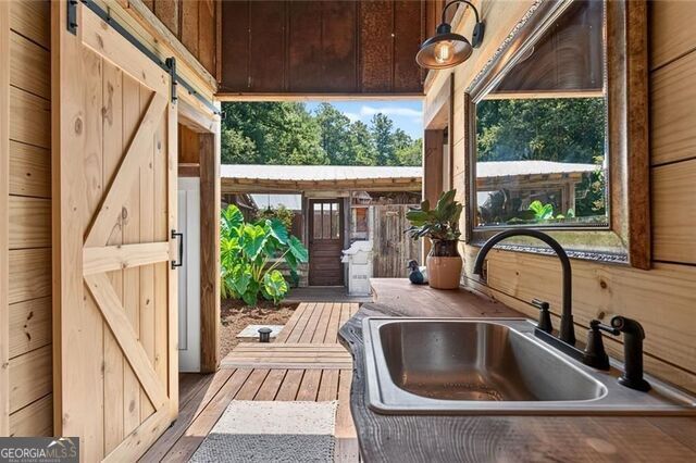 961 Birdie Road