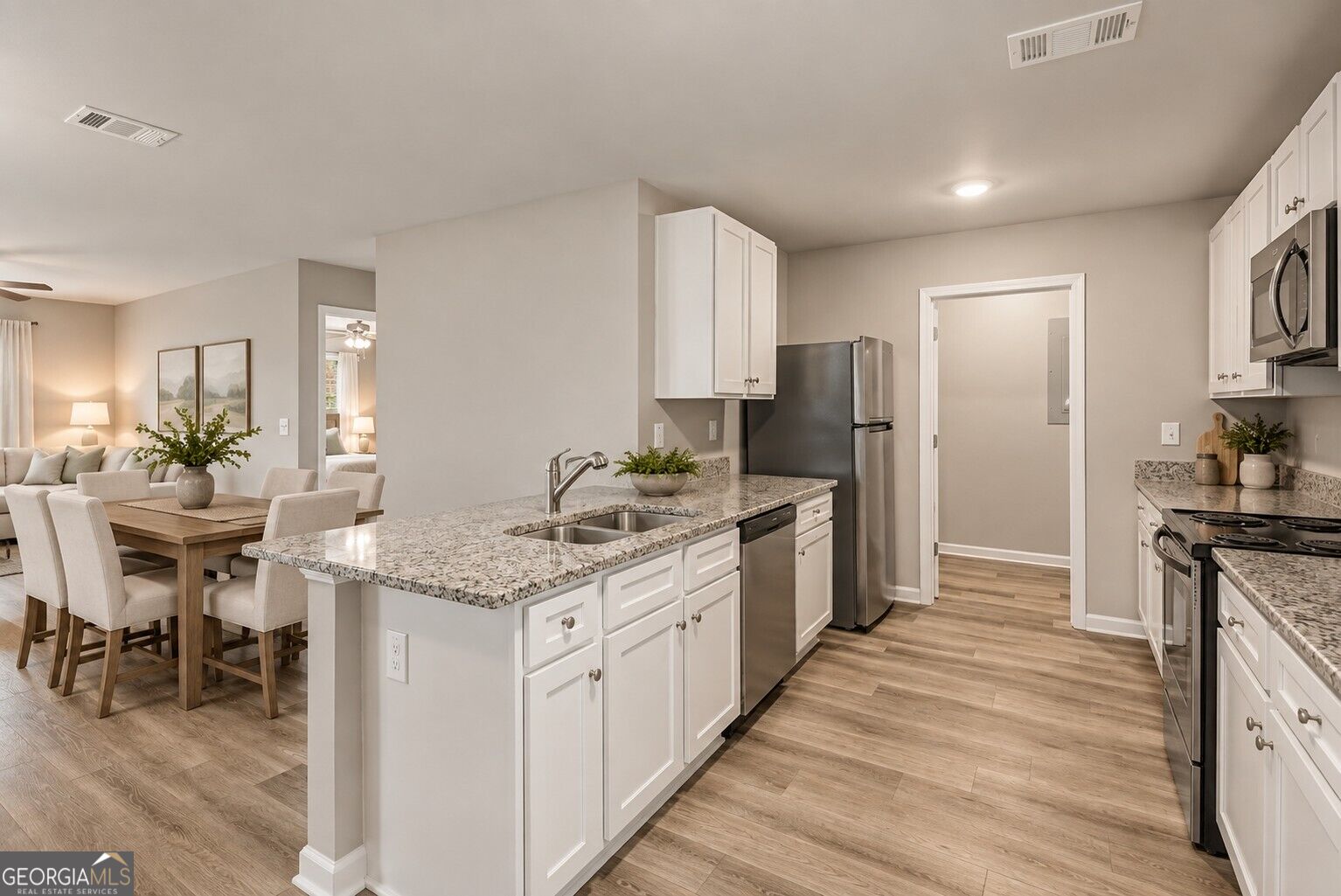 123 W Lexington Avenue