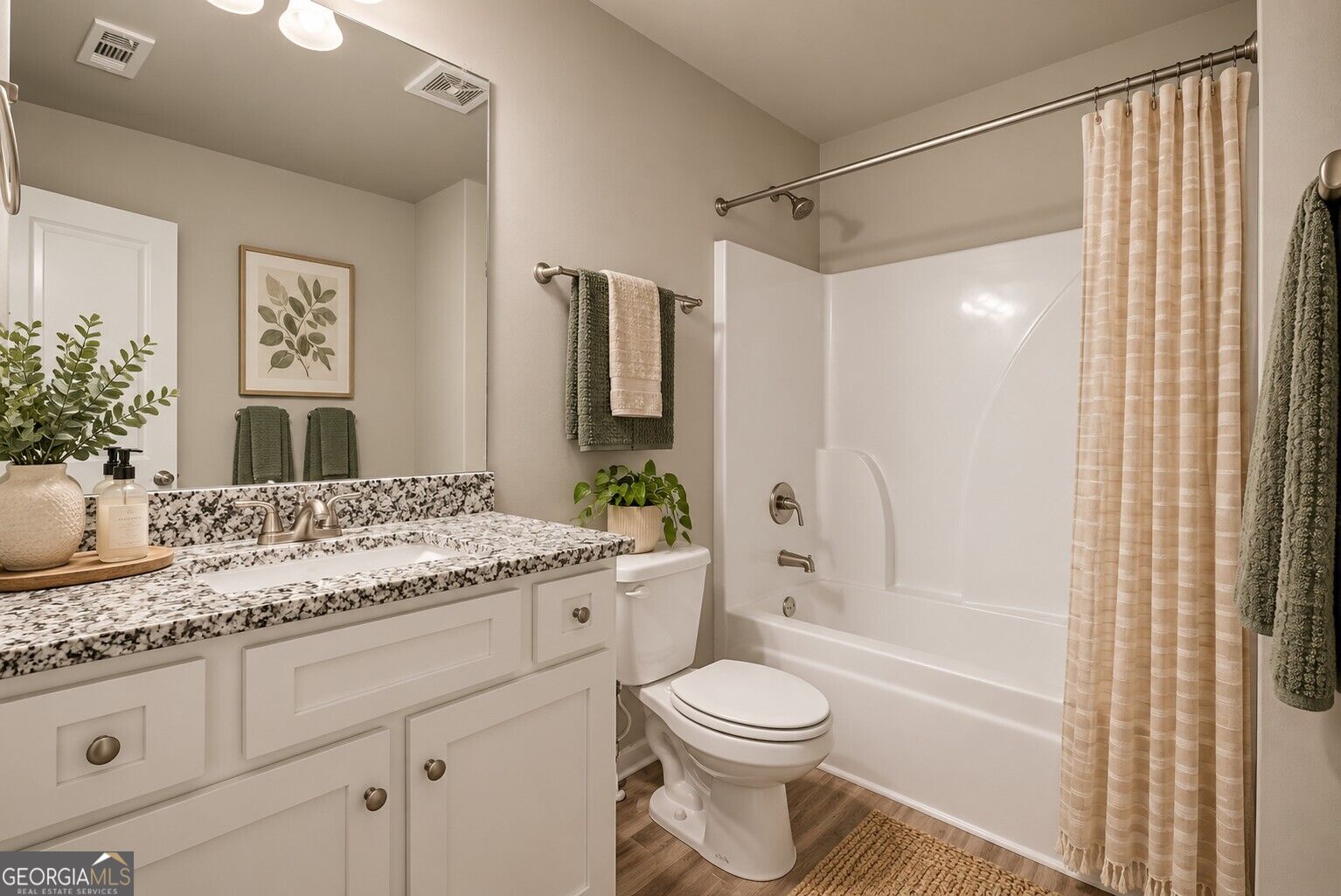 123 W Lexington Avenue