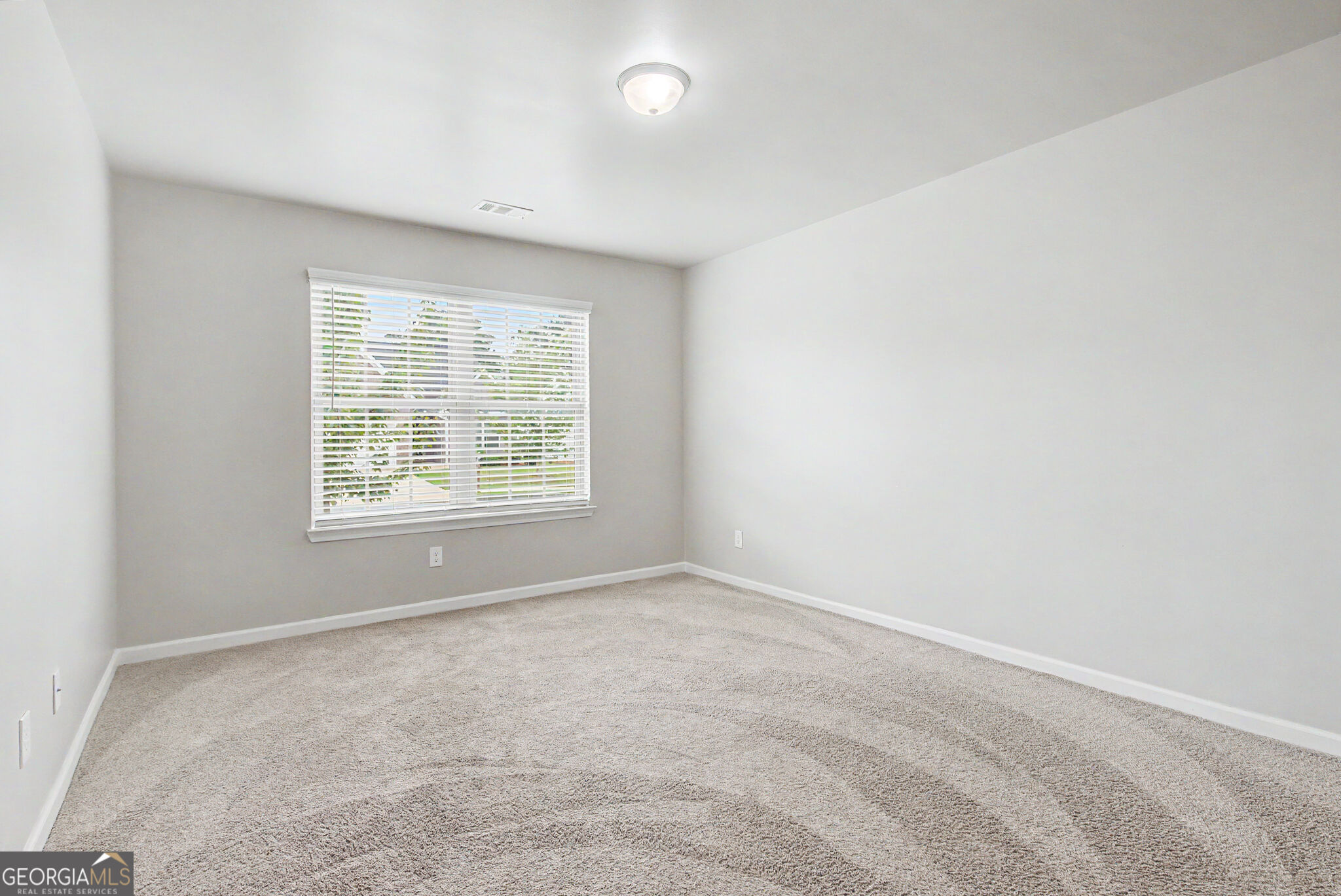 123 W Lexington Avenue