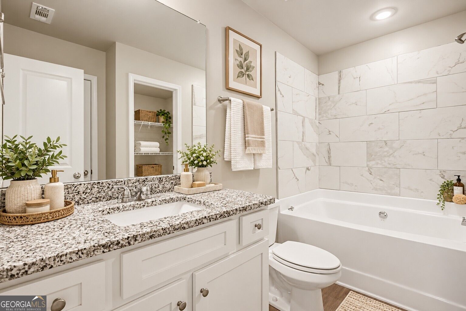 123 W Lexington Avenue