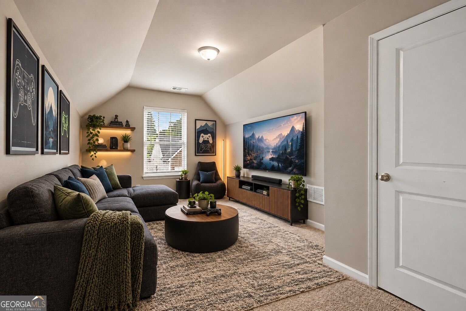 123 W Lexington Avenue
