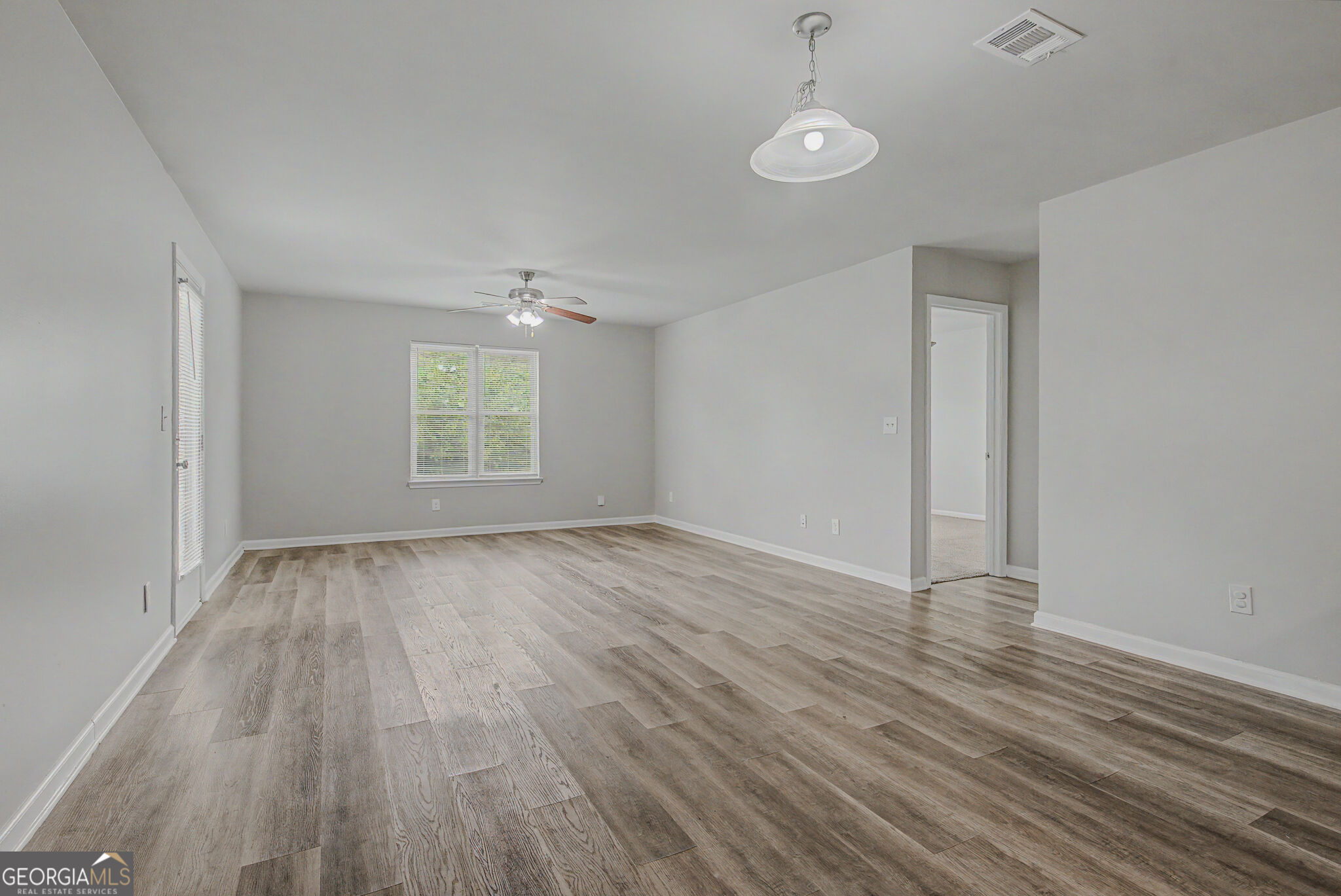 123 W Lexington Avenue