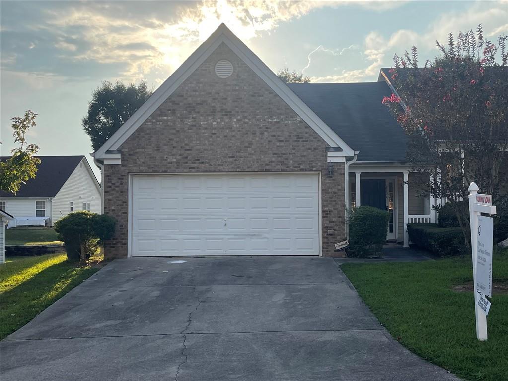 2124 Red Oak Circle