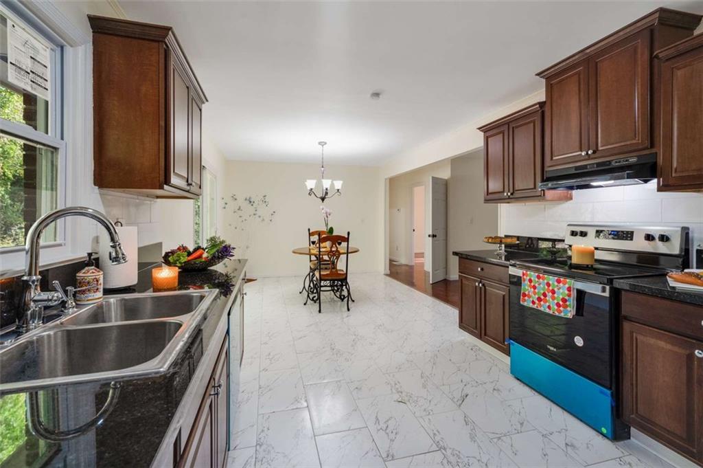 1184 Burbank Trail