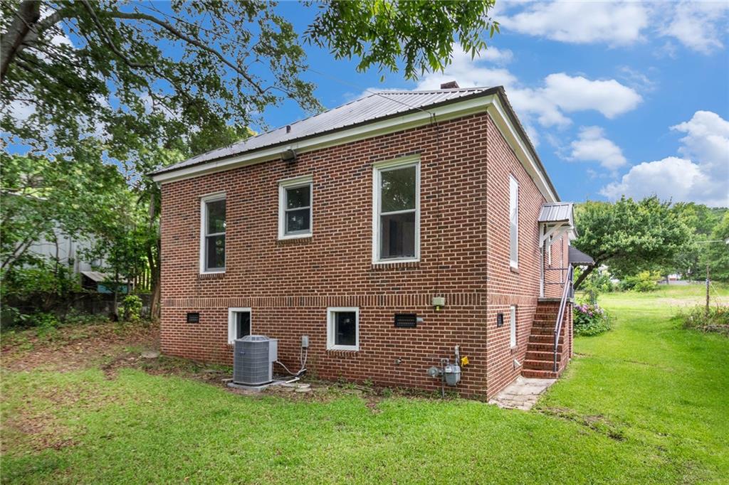 104 4TH Street