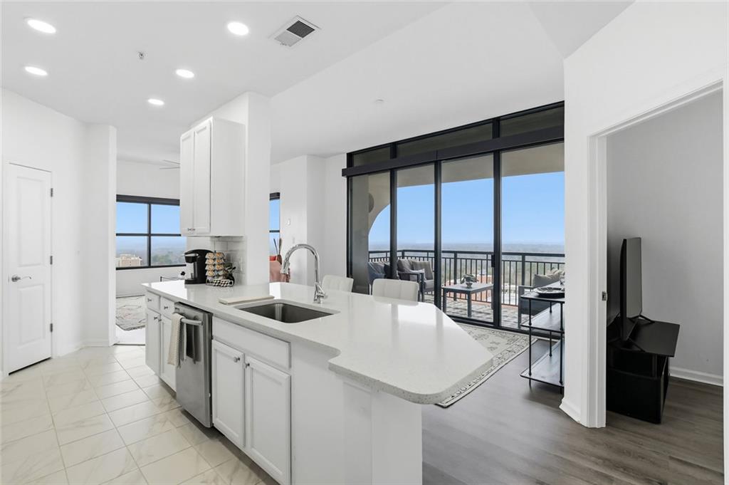 3040 Peachtree Road NW Unit 1811