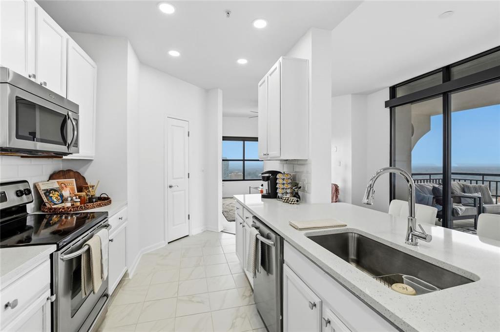 3040 Peachtree Road NW Unit 1811