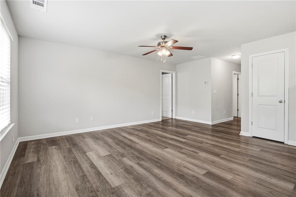 121 W Lexington Avenue