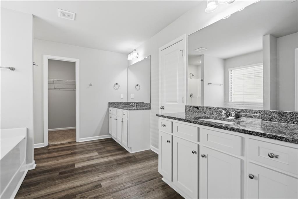 121 W Lexington Avenue