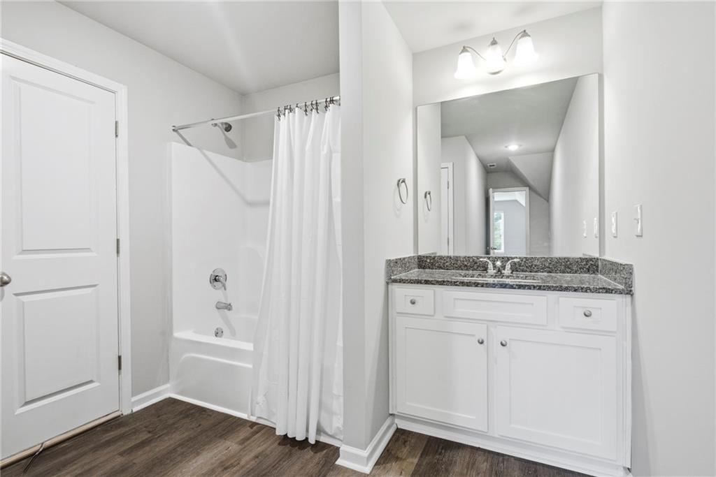 121 W Lexington Avenue