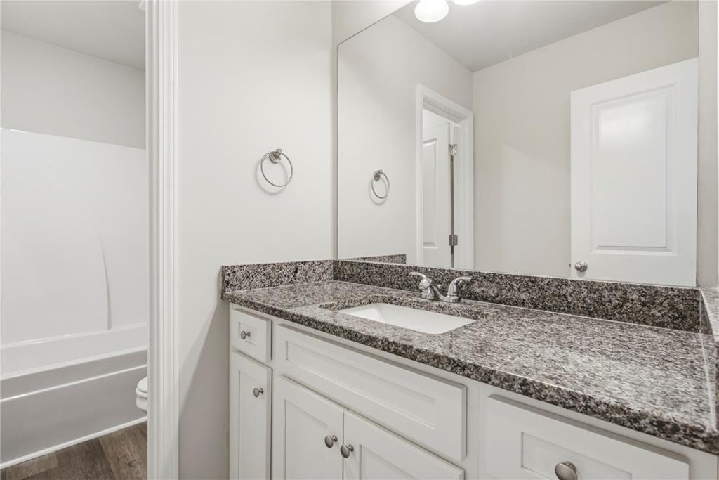 121 W Lexington Avenue