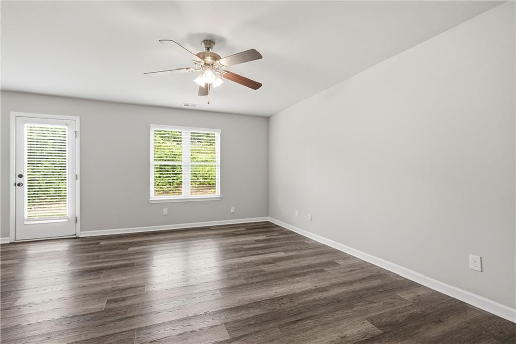 121 W Lexington Avenue