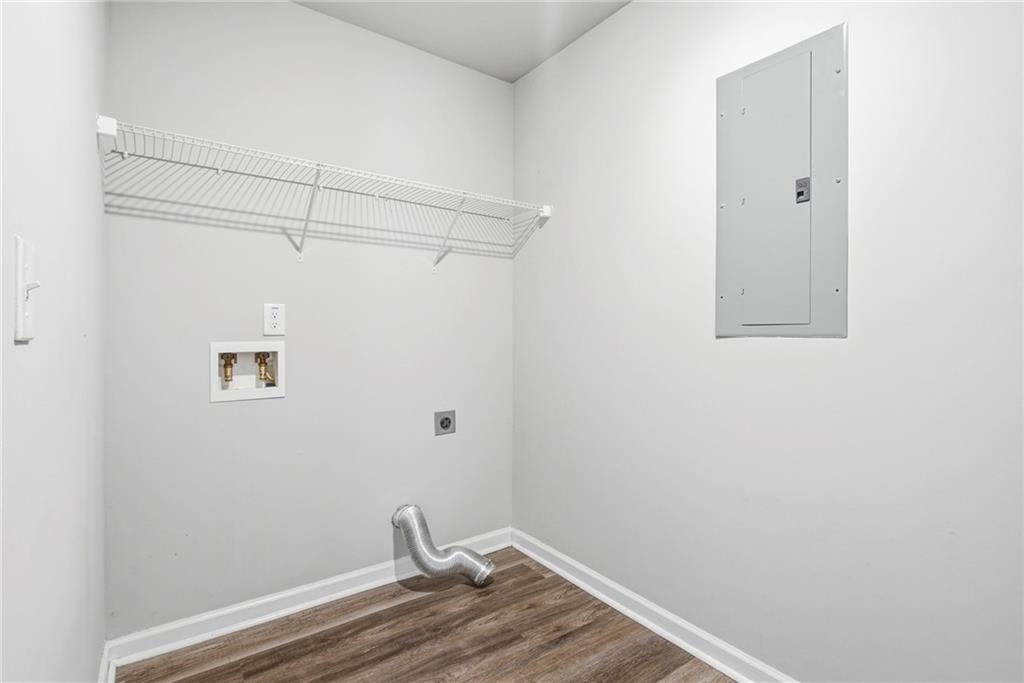 121 W Lexington Avenue