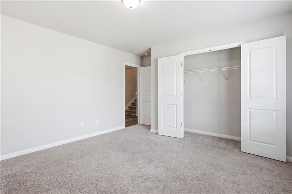 121 W Lexington Avenue