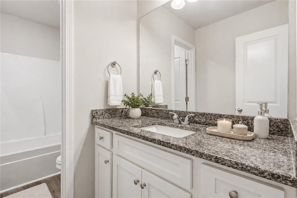 121 W Lexington Avenue